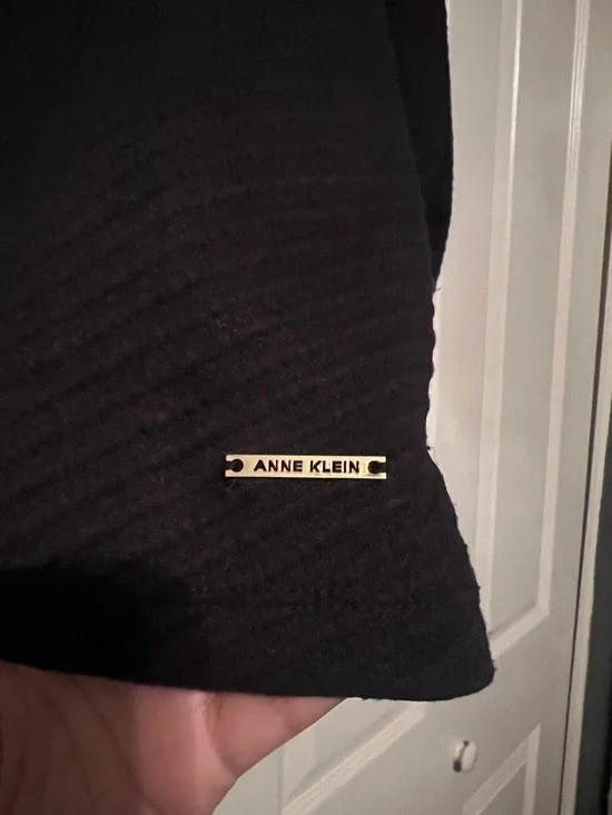 Anne Klein Black Textured Blouse Size Large Puff Sleeve Career Top Like New - Picture 3 of 7